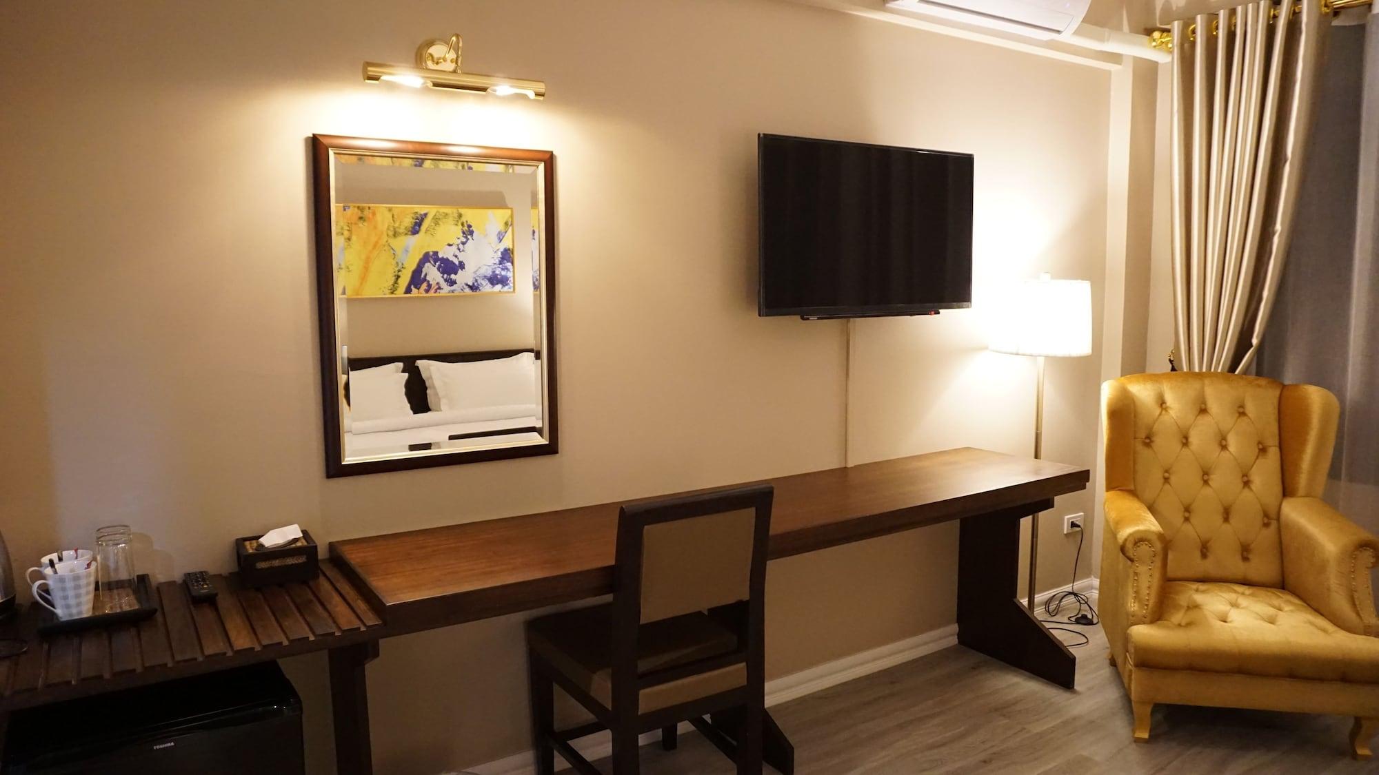 Taris Art Hotel Phrae Exterior foto