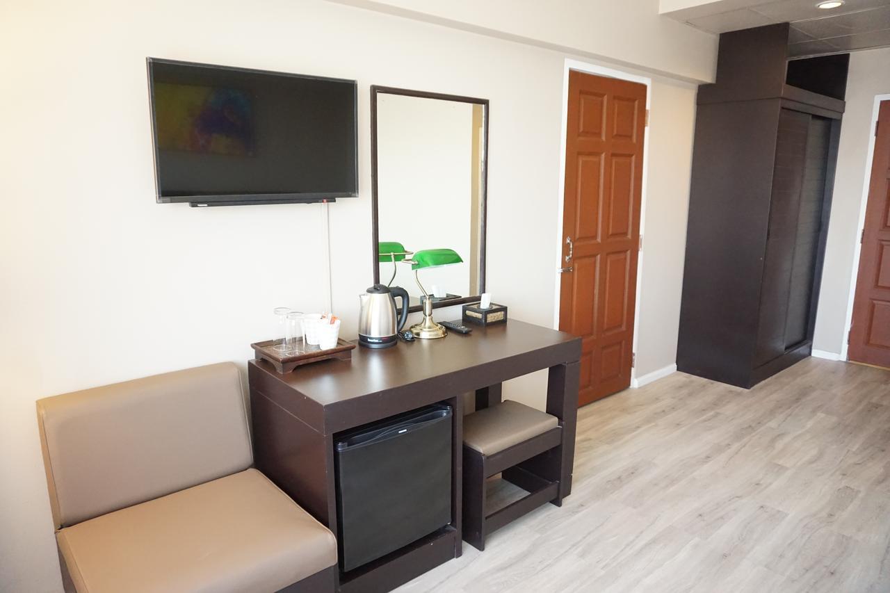 Taris Art Hotel Phrae Exterior foto