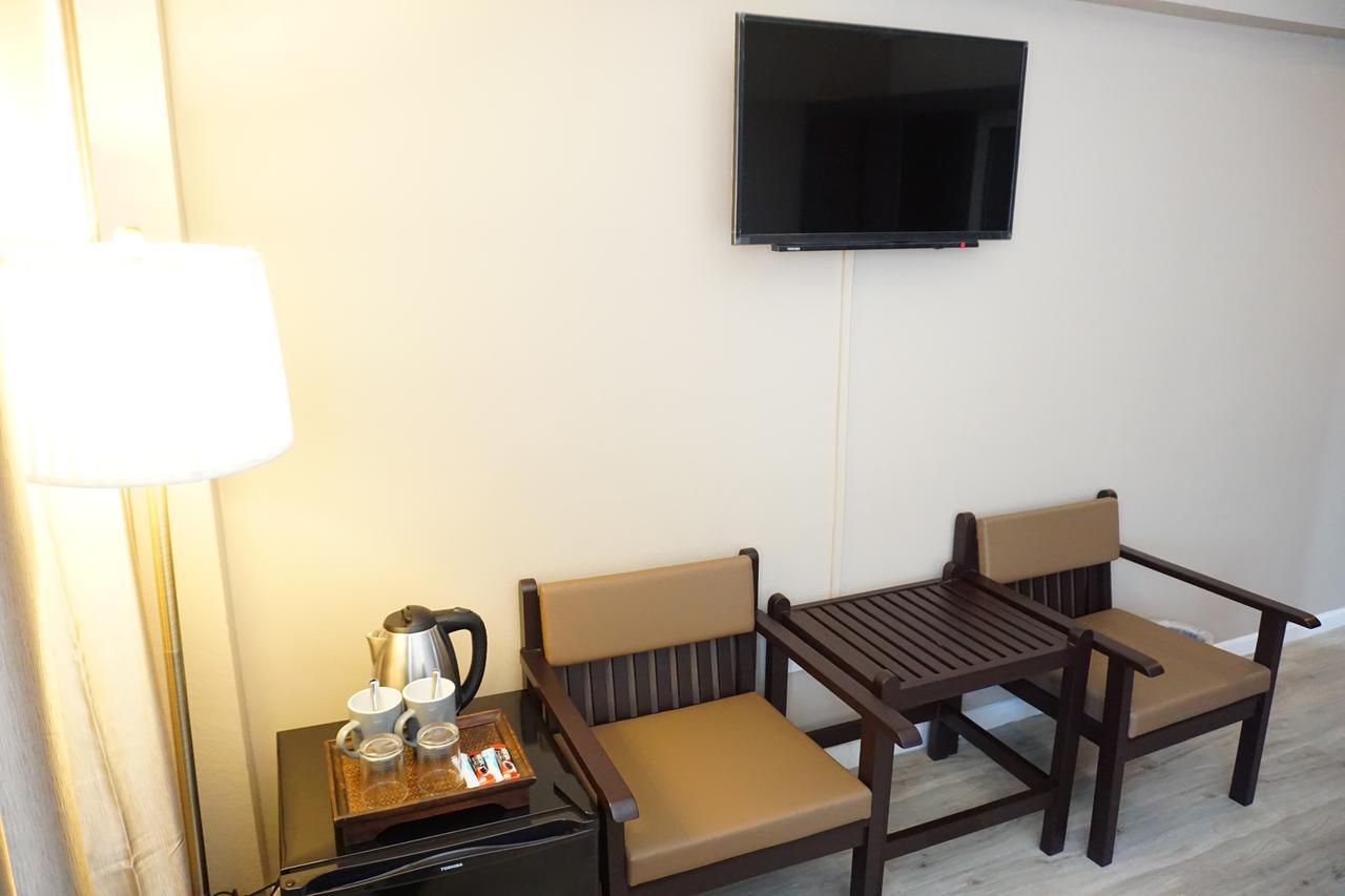 Taris Art Hotel Phrae Exterior foto