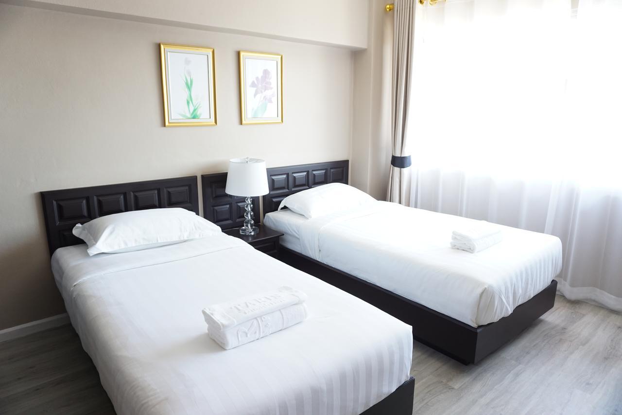 Taris Art Hotel Phrae Exterior foto